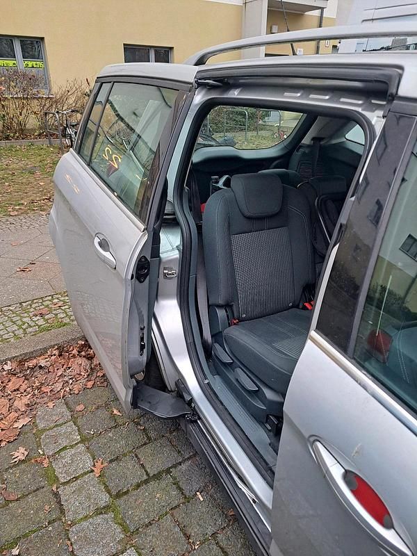 Usata Ford Grand C-Max 2011 Grigio Monovolume