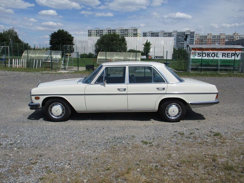 Gebraucht Mercedes W114 160 PS (117 kW) 1972 Weiß Limousine
