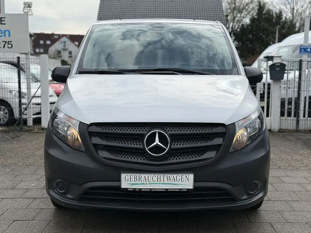 Gebraucht Mercedes Vito 102 PS (75 kW) 2020 Brillantsilber metallic Van