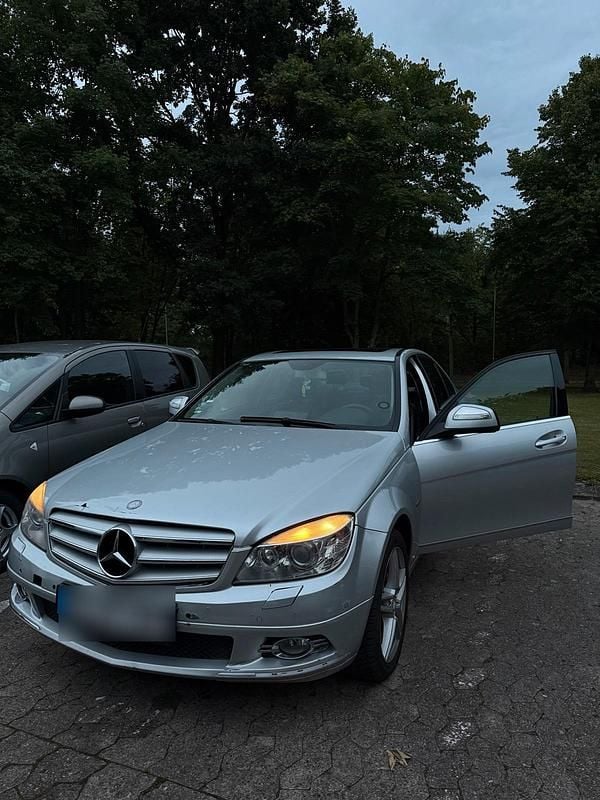 Silber Gebraucht 2007 Mercedes C200 Limousine | 6.500 € - Bild 1/4