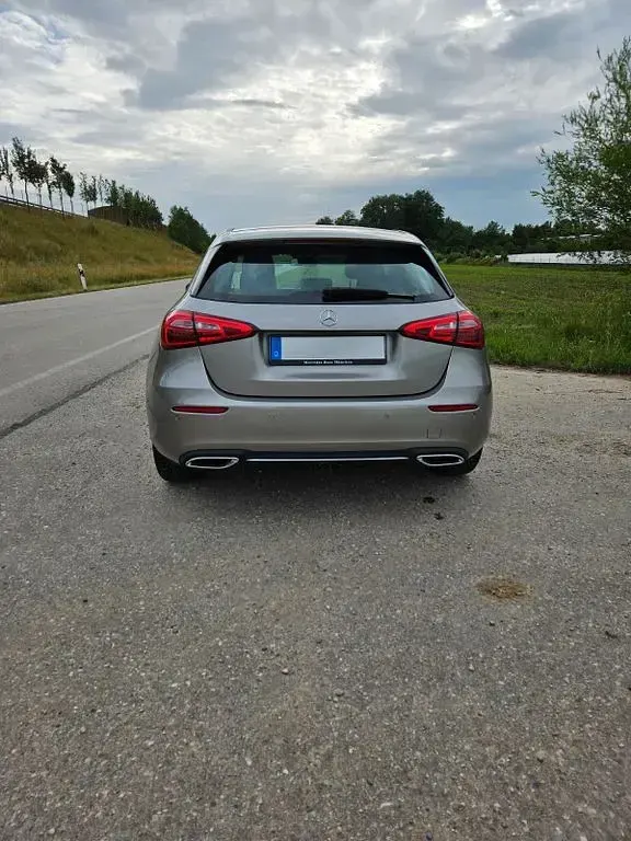 Gebraucht Mercedes A200 163 PS (119 kW) 2020 Silber Limousine