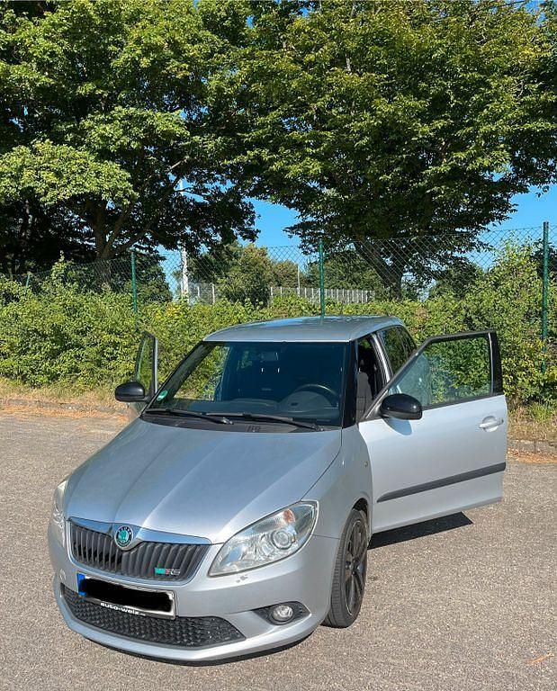 Silber Gebraucht 2011 Skoda Fabia RS Kombi | 5.500 € (Guter Preis) - Bild 1/4