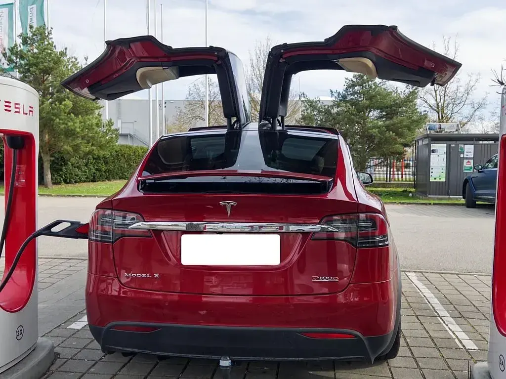 Gebraucht Tesla Model X 567 kW (772 PS) 2016 Rot SUV