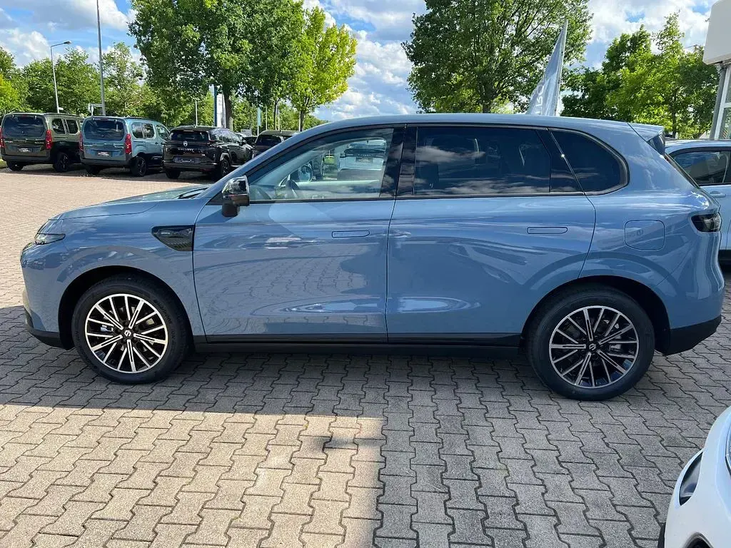Neu Leapmotor B10 218 PS (160 kW) 2026 Blau SUV