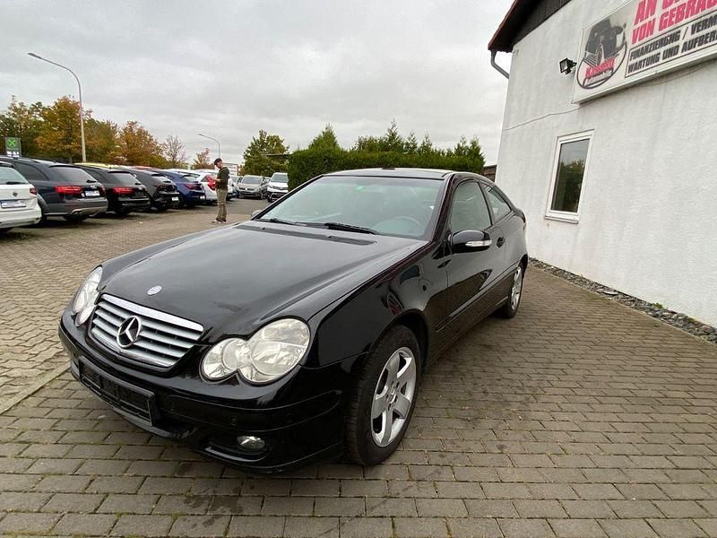 Gebraucht Mercedes C200 122 PS (89 kW) 2004 Schwarz Coupé