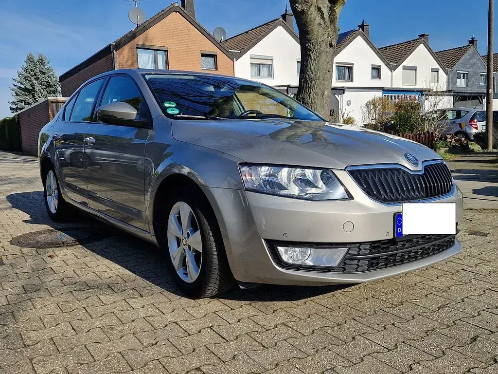 Gebraucht Skoda Octavia Elegance 150 PS (110 kW) 2013 Beige Limousine