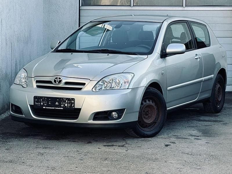 Gebraucht Toyota Corolla 116 PS (85 kW) 2006 Silber Kleinwagen