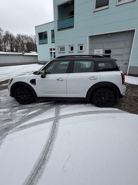Weiß Gebraucht 2020 Mini Cooper Countryman Chili SUV | 22.100 € (Fairer Preis) - Bild 1/4