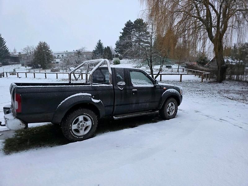Gebraucht Nissan Navarra 133 PS (97 kW) 2002 Schwarz SUV