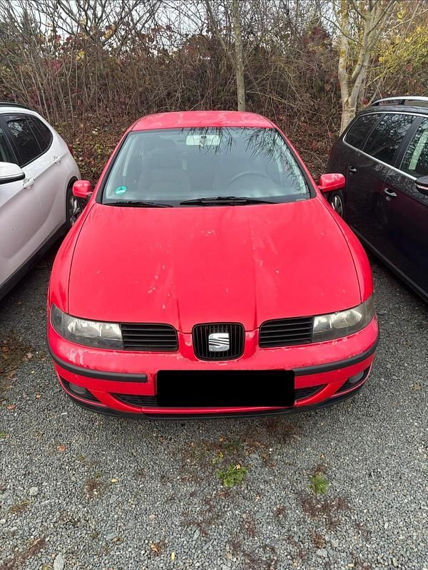 Rot Gebraucht 2001 Seat Leon Stella Limousine | 1.200 € (Fairer Preis) - Bild 1/4