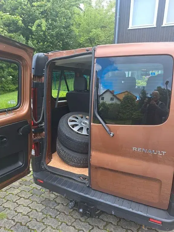 Gebraucht Renault Trafic 121 PS (88 kW) 2019 Orange Van / Kleinbus