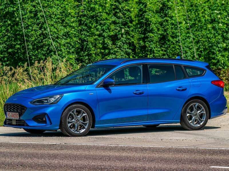 Blau Gebraucht 2021 Ford Focus ST-Line Kombi | 17.500 € (Etwas zu teuer) - Bild 1/4