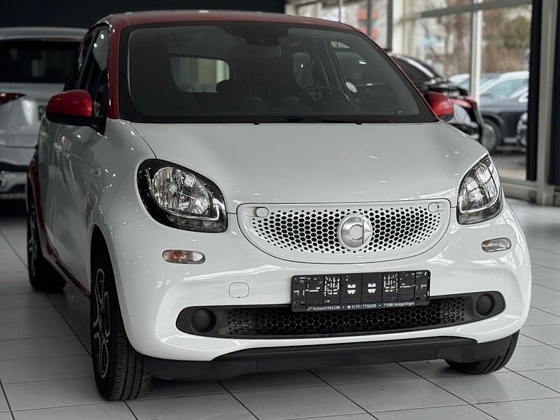 Używany Smart ForFour Passion 71 KM (52 kW) 2016 Biały Hatchback