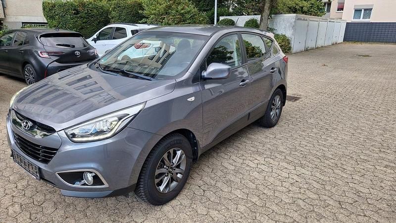 Silber Gebraucht 2015 Hyundai ix35 SUV | 9.799 € (Guter Preis) - Bild 1/4