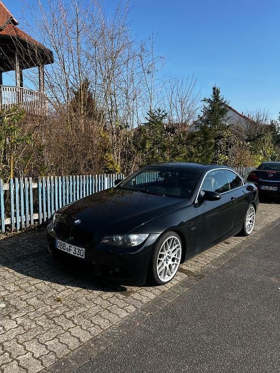 Gebraucht BMW 330 Cabriolet 278 PS (204 kW) 2007 Schwarz Cabrio