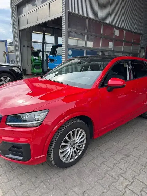 Gebraucht Audi Q2 Design 116 PS (85 kW) 2019 Rot SUV