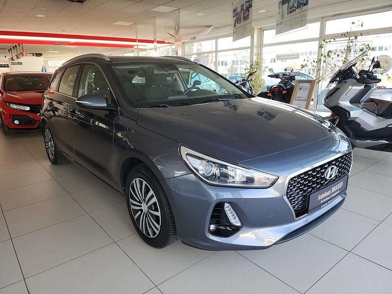 Gebraucht Hyundai i30 Trend 120 PS (88 kW) 2018 Grau Kombi