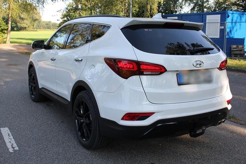 Weiß Gebraucht 2017 Hyundai Santa Fe SUV | 22.999 € (Fairer Preis) - Bild 1/4