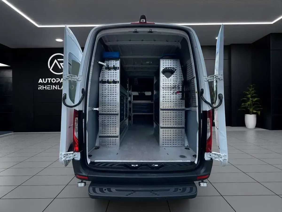 Używany Mercedes Sprinter 163 KM (119 kW) 2021 Biały Van