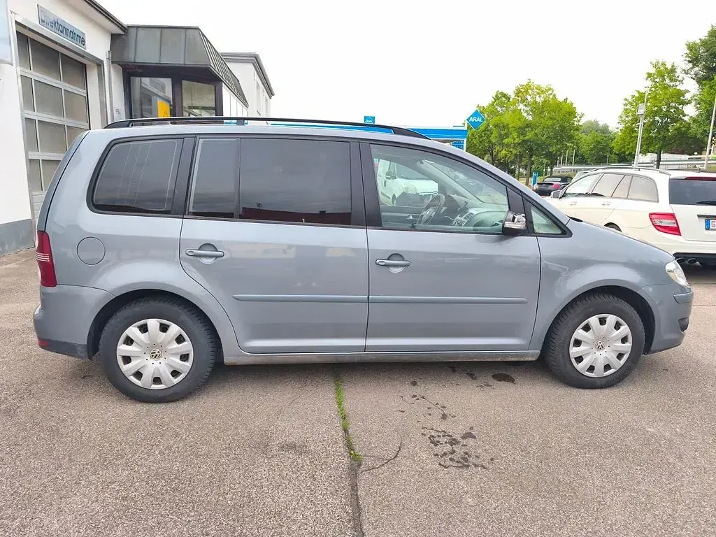 Gebraucht VW Touran 140 PS (102 kW) 2009 Grau Van / Kleinbus