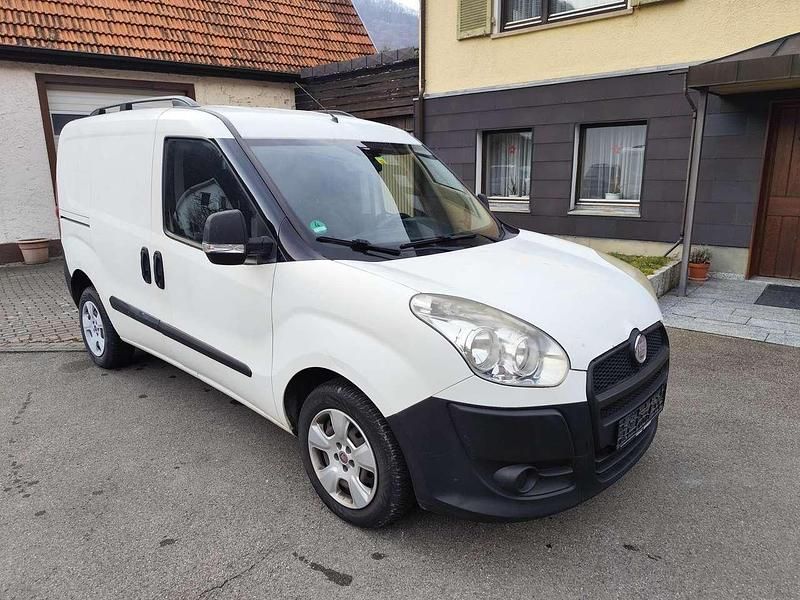 Gebraucht Fiat Doblò Basis 90 PS (66 kW) 2012 Colore esterno (weiß) Van / Kleinbus