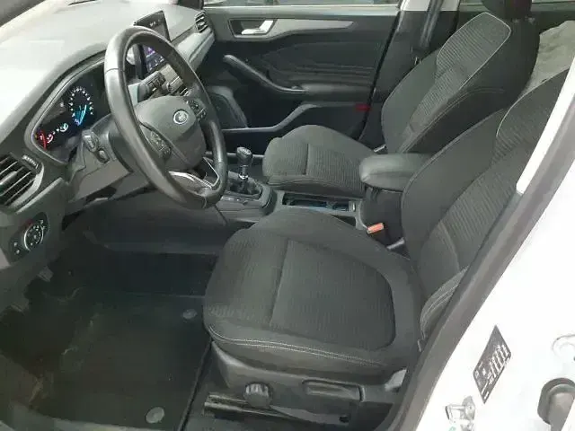 Gebraucht Ford Focus Titanium 125 PS (91 kW) 2023 Orange Limousine