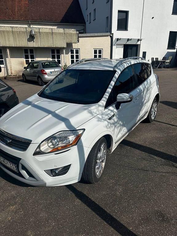 Gebraucht Ford Kuga Individual 163 PS (119 kW) 2010 Weiß SUV
