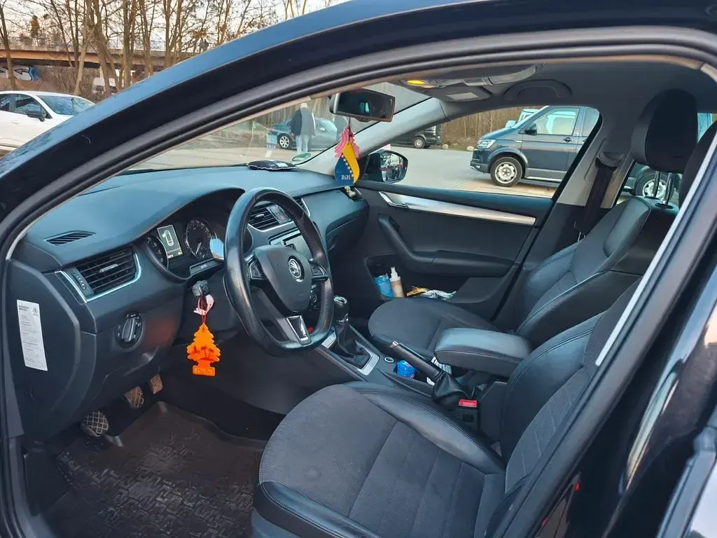 Gebraucht Skoda Octavia Style 150 PS (110 kW) 2015 Schwarz Kombi