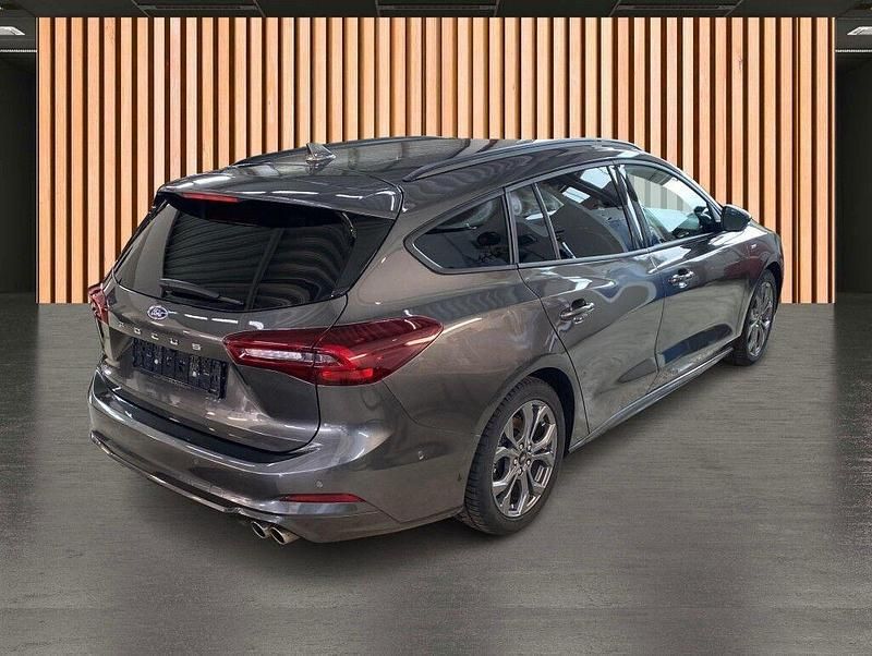 Gebraucht Ford Focus ST-Line 155 PS (114 kW) 2023 Grau magneticgrau (metallic) Kombi