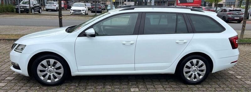 Weiß Gebraucht 2019 Skoda Octavia Limousine | 13.500 € (Guter Preis) - Bild 1/4