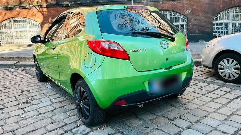 Gebraucht Mazda 2 75 PS (55 kW) 2009 Grün Kleinwagen