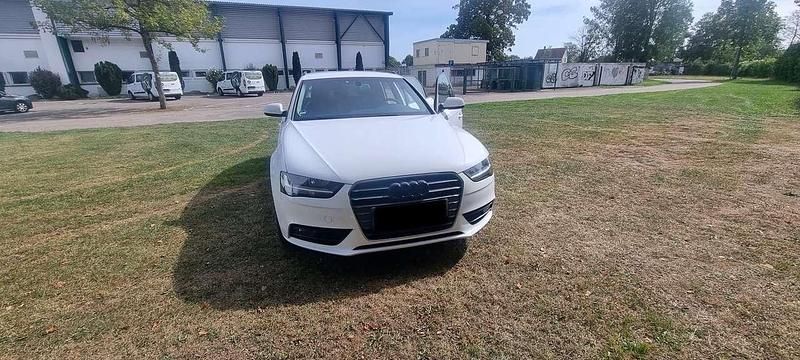 Gebraucht Audi A4 Comfort 150 PS (110 kW) 2015 Weiß Kombi