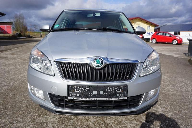 Gebraucht Skoda Fabia Ambition 86 PS (63 kW) 2012 Silber Limousine