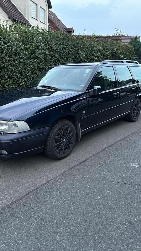 Blau Gebraucht 2000 Volvo V70 Kombi | 3.900 € (Teuer) - Bild 1/4