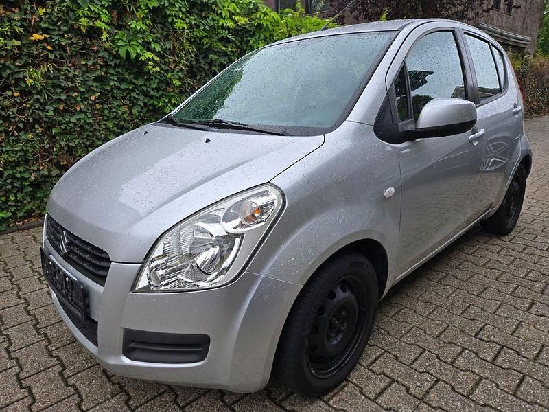 Gebraucht Suzuki Splash Club 65 PS (47 kW) 2009 Silber Kleinwagen