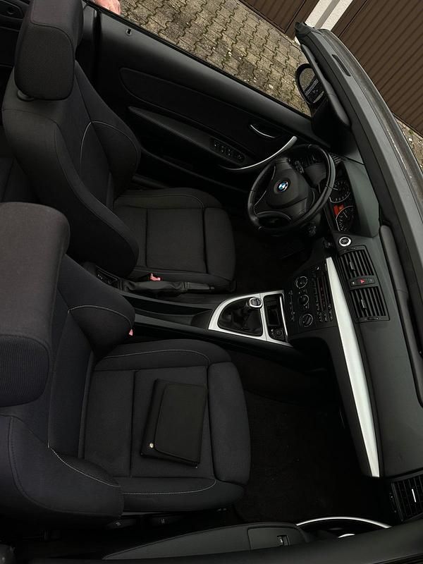 Gebraucht BMW 118 Cabriolet 143 PS (105 kW) 2008 Schwarz Cabrio