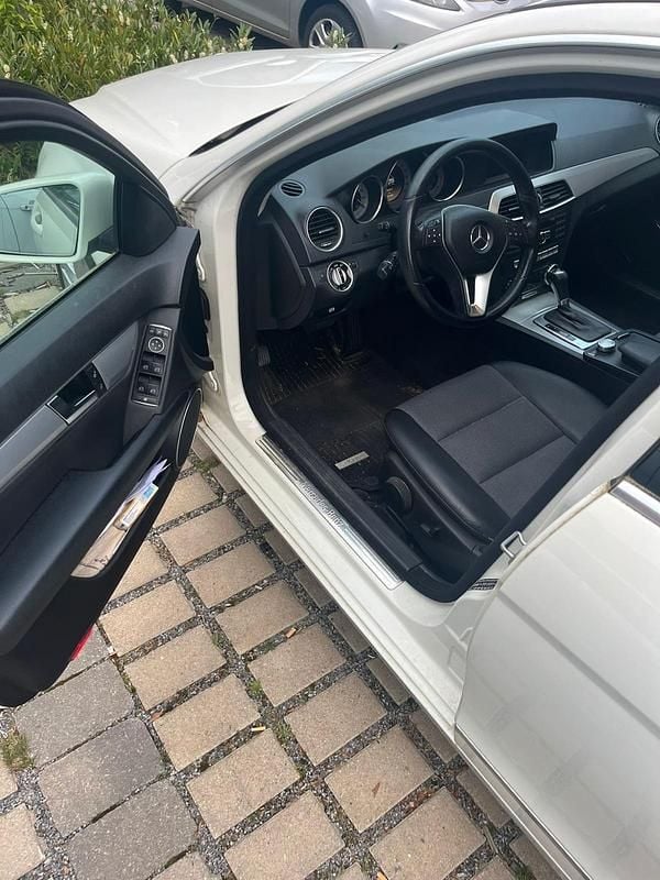 Gebraucht Mercedes C250 204 PS (150 kW) 2012 Weiß Kombi