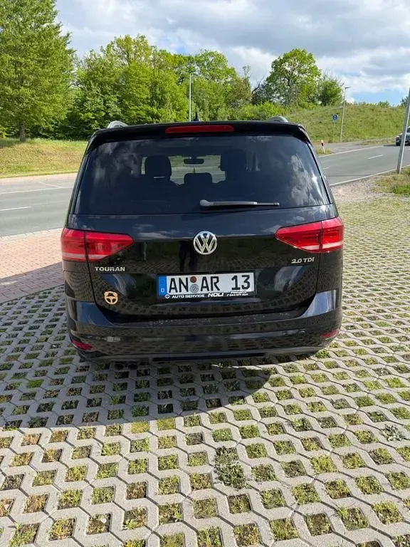 Gebraucht VW Touran Highline 150 PS (110 kW) 2017 Schwarz Van / Kleinbus