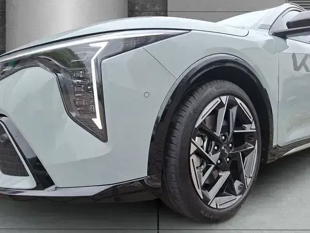Neu Kia K4 GT-Line 179 PS (131 kW) 2026 Grau Kombi