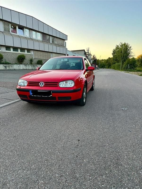 Rot Gebraucht 1999 VW Golf IV Kleinwagen | 1.150 € (Fairer Preis) - Bild 1/4