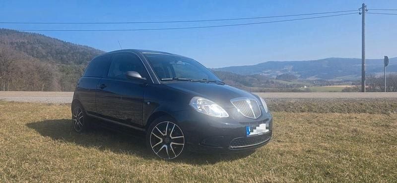 Gebraucht Lancia Ypsilon 95 PS (69 kW) 2007 Schwarz Kleinwagen