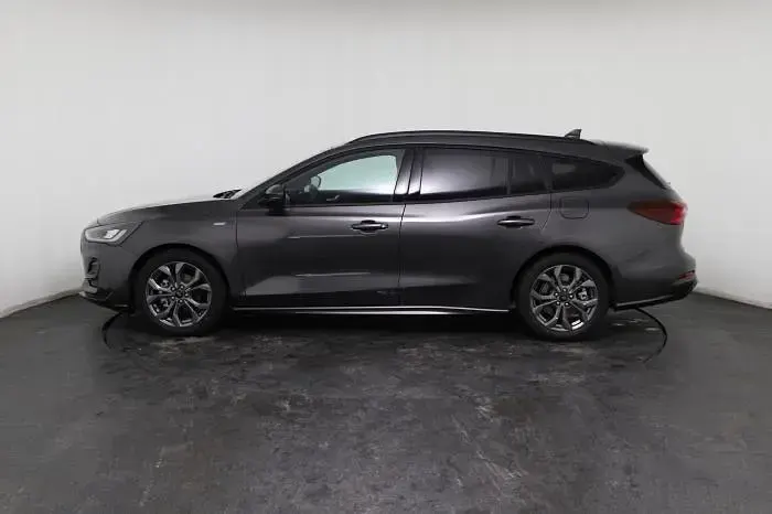 Neu Ford Focus ST-Line X 155 PS (114 kW) 2025 Schwarz, agate black Limousine