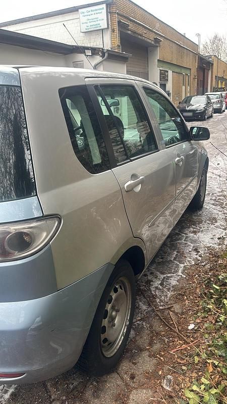 Gebraucht Mazda 2 68 PS (50 kW) 2007 Grau Kleinwagen