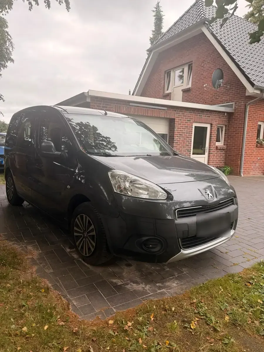Gebraucht Peugeot Partner Tepee 114 PS (83 kW) 2013 Grau Van / Kleinbus