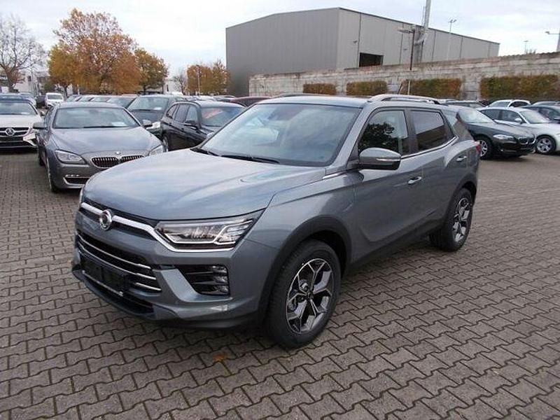 Grau Neu 2025 Ssangyong Korando Quartz SUV | 28.990 € - Bild 1/4