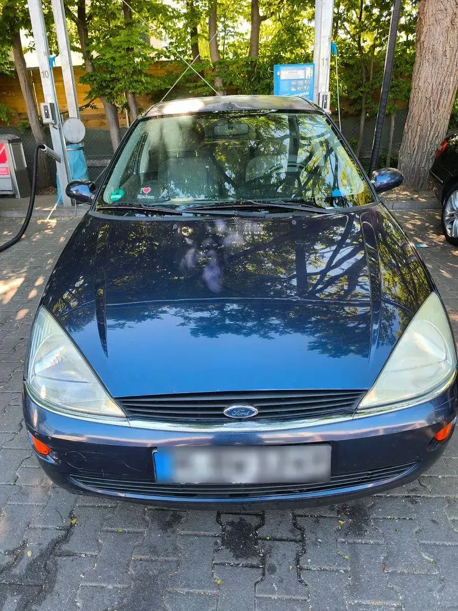 Gebraucht Ford Focus Ghia 101 PS (74 kW) 2002 Blau Limousine