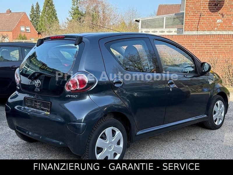 Gebraucht Toyota Aygo Cool 68 PS (50 kW) 2012 Grau Kleinwagen