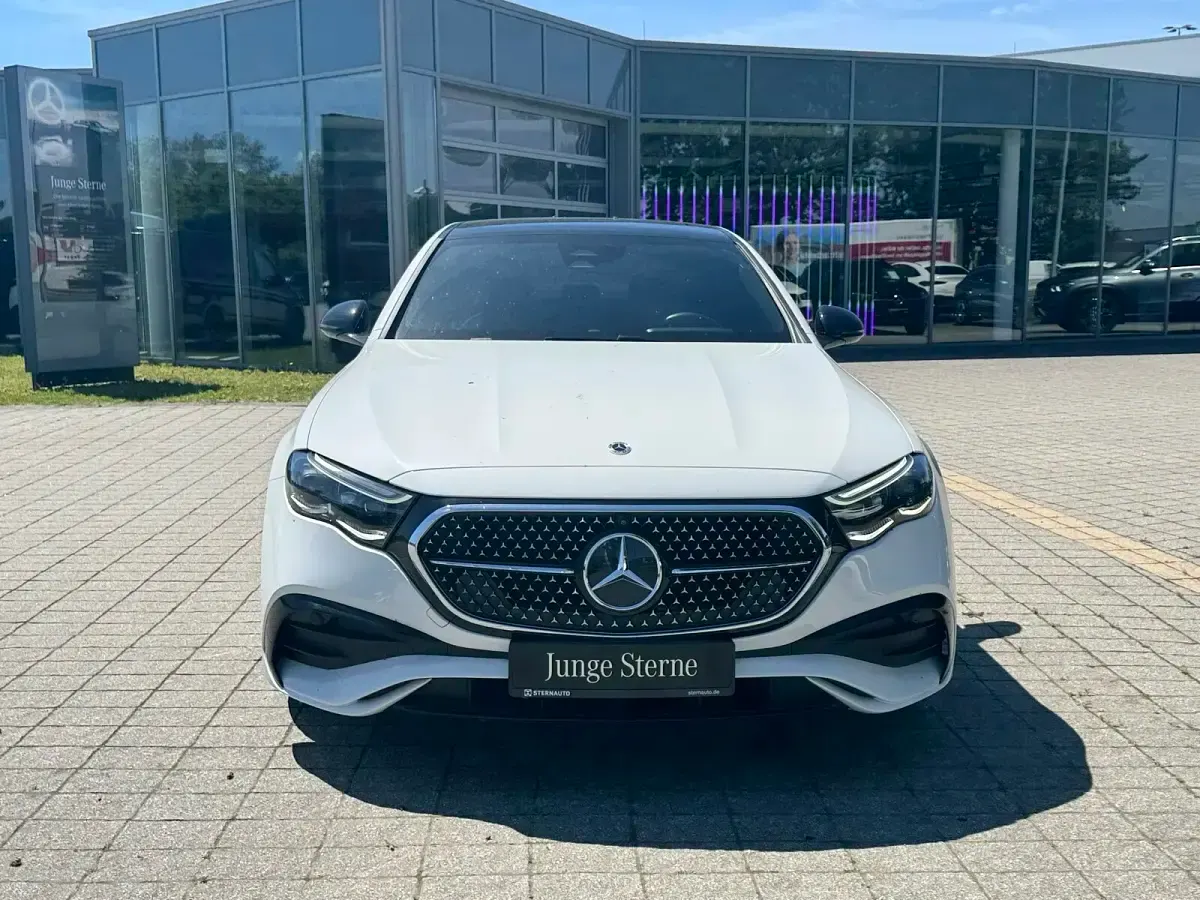 Gebraucht Mercedes E450 367 PS (269 kW) 2025 Weiß Limousine