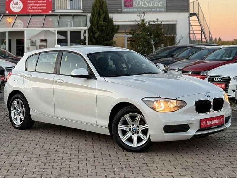 Weiß Gebraucht 2012 BMW 116 Comfort Edition Kleinwagen | 9.200 € (Fairer Preis) - Bild 1/4