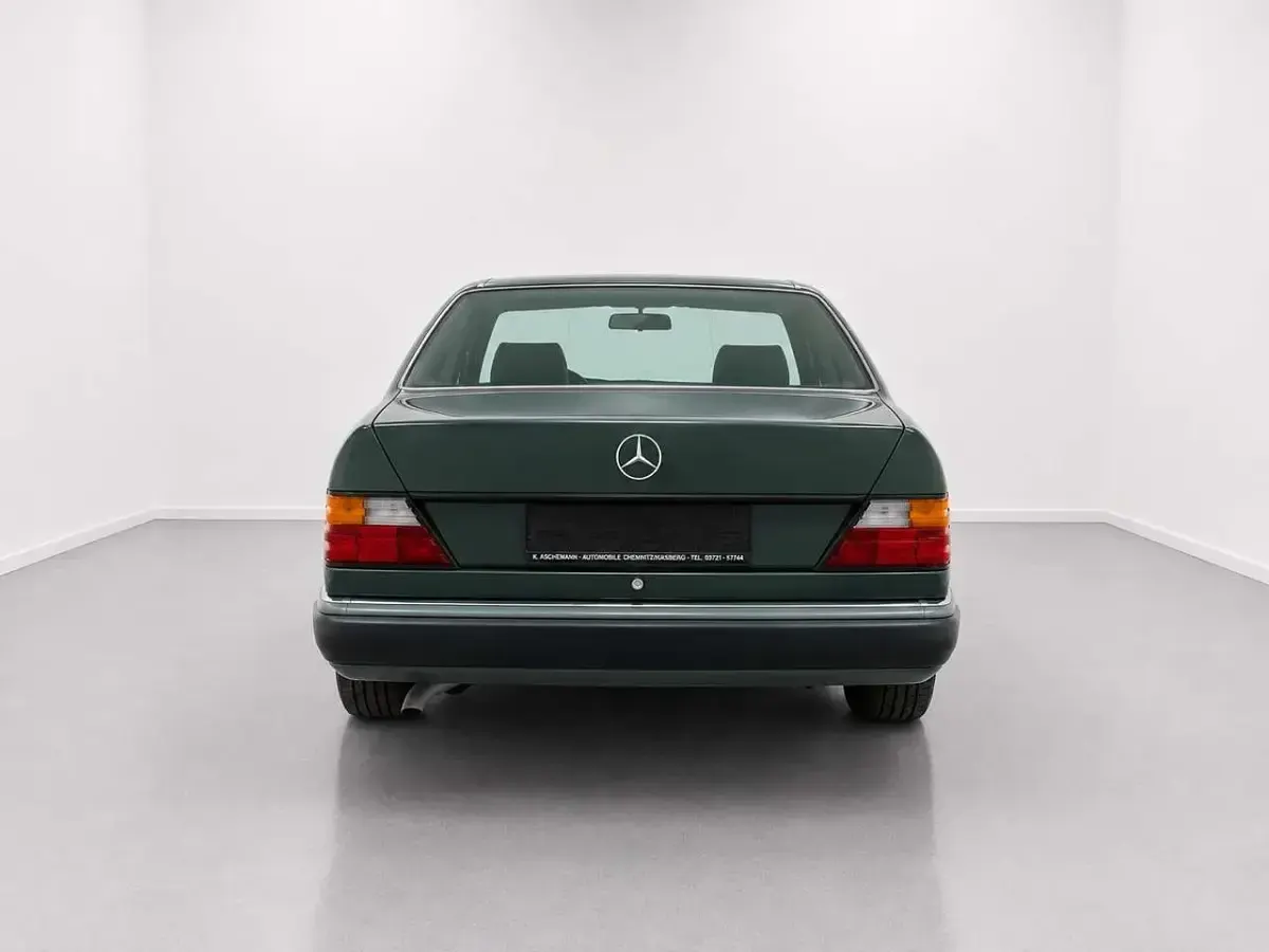 Gebraucht Mercedes 230 132 PS (97 kW) 1989 Grün Coupé